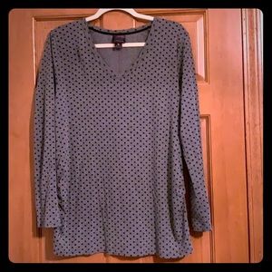 Gray Maternity XL Top with Black Polka Dots!